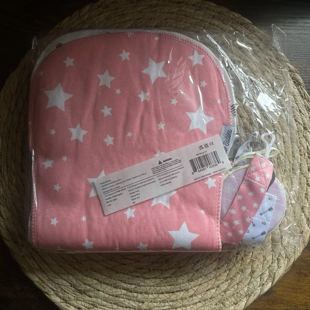 Babies 8 Pc Baby Gift Set Burp Cloths Pacifier Clips Holder Pink Stars NEW